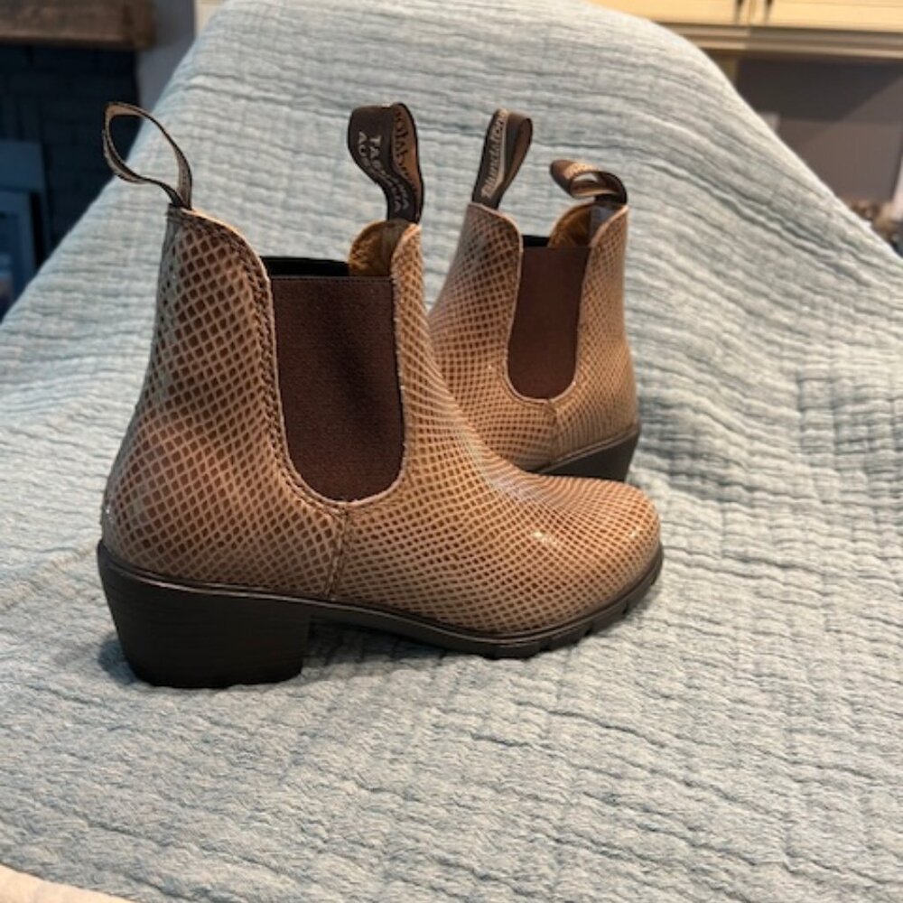NEW Blundstone 2165 Embossed Heeled Chelsea Boots - Leather, Sz 6.5
